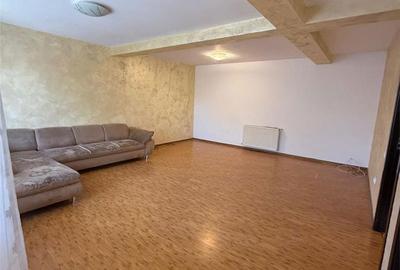 Casă cu 4 camere cu Teren 450 Mp în Ciurea