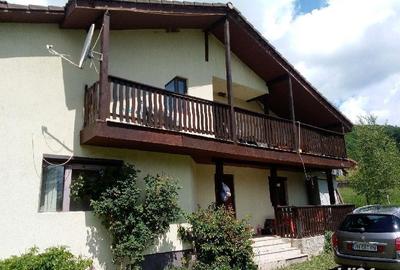 Casă cu 7 camere cu Teren 750 Mp în Greșu - 4