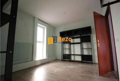 Vila impunatoare cu iesire la lac in Peris - 7