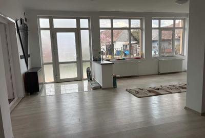 Casă cu 2 camere cu Teren 700 Mp în Central - 4