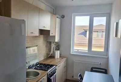 Garsonieră decomandată în Apărătorii Patriei