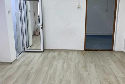 Spațiu comercial, de 40 mp, în Central - 4