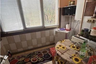 Model mare la etajul 2 ?n bloc anvelopat - 2