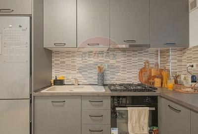 Apartament cu 2 camere decomandat, mobilat în Tractorul - 10