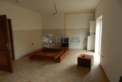 Casă cu 5 camere cu Canalizare în Mănăștur - 2