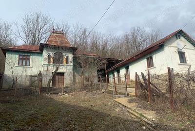 Casă cu 6 camere în Melinești - 1