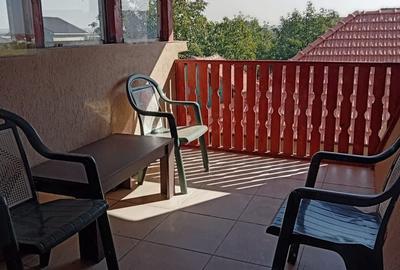 Casă cu 4 camere cu Teren 2000 Mp în Central - 1