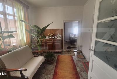 Casă cu 4 camere cu Teren 500 Mp în Titulescu