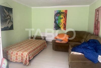 Casă cu 3 camere cu Canalizare în Gușterița - 2