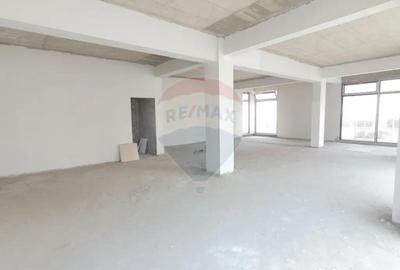 Spațiu comercial, de 91 mp, în Central - 9