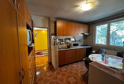 Apartament cu 3 camere decomandat în Pajura - 2