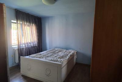 Casă individuală cu 5 camere cu Canalizare în Km 4-5 - 2