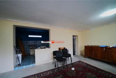 Casă cu 4 camere cu Teren 1133 Mp în Central - 1