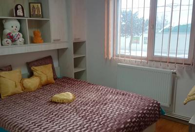 Inchiriez apartament 2 camere decomandat etaj 1zona Primaverii - 1