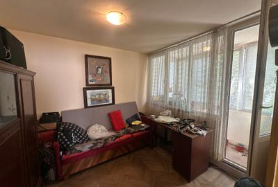 Apartament cu 3 camere, mobilat în Arcul de Triumf