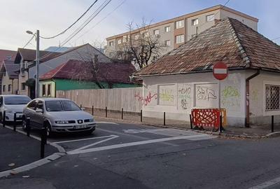 Casa cu curte pretabila birouri/cabinete Piata Astra