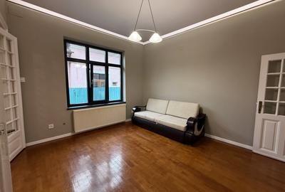 Casa renovata, ideala pentru firma sau locuinta, cu curte, in Crangasi - 4