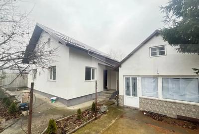 Casă cu 3 camere cu Teren 549 Mp în Central