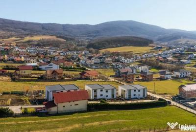 Casă cu 4 camere cu Teren 235 Mp în Central - 10