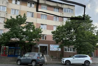 Apartament cu 3 camere decomandat în Caracal - 8
