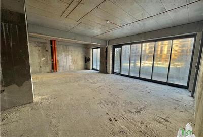 Spațiu comercial, de 236 mp, în Central - 7