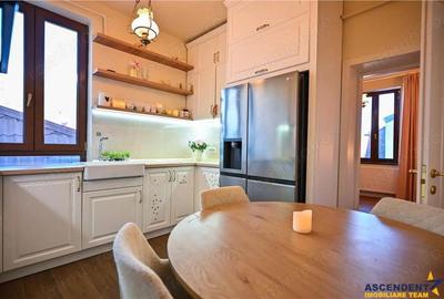 FILM! Eleganta si confort, in cetatea istorica a Brasovului, vedere spre Tampa - 11