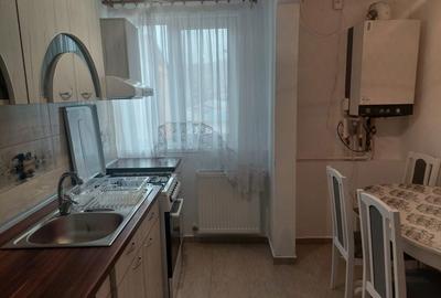 Apartament cu 2 camere semidecomandat în Cetate