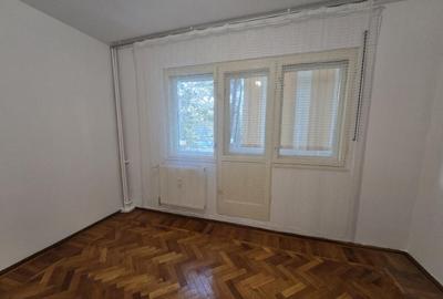 Apartament 3 camere, Nord Complexul Mare, etaj 1 - 7