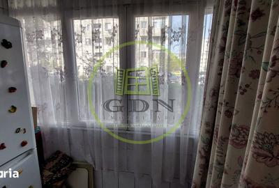 Apartament cu 3 camere semidecomandat, mobilat în Craiovița Nouă - 2