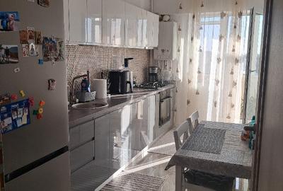 Apartament cu 3 camere decomandat, mobilat în Central - 2