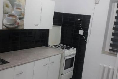 Garsonieră decomandată în Central - 2