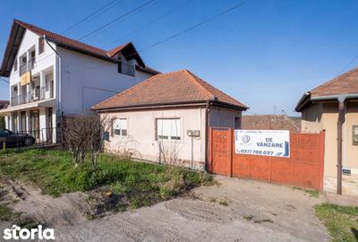 Casă cu 2 camere cu Canalizare în Sânmartin