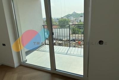 Apartament cu 3 camere semidecomandat în Semicentral - 12