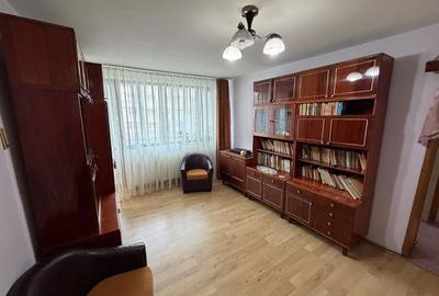 Apartament cu 2 camere semidecomandat în Decebal - 5