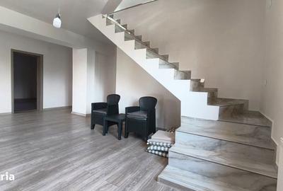 Casă cu 4 camere cu Teren 300 Mp în Central - 2