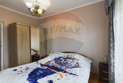 Casă cu 6 camere cu Teren 174 Mp în Andronache - 4