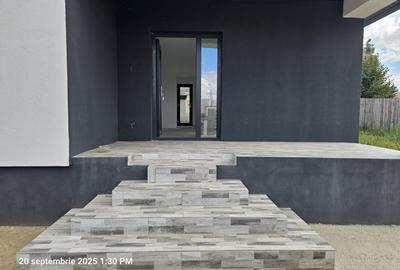 Casă individuală cu 3 camere cu Canalizare în Lumina - 3