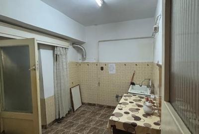 APARTAMENT DE VANZARE, 3 CAM,70 MP, ET 3 - 3