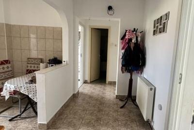 Apartament cu 3 camere decomandat în Săsar - 11