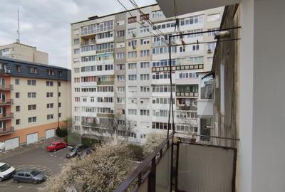 Apartament cu 2 camere semidecomandat, mobilat în Hipodrom 1 - 11