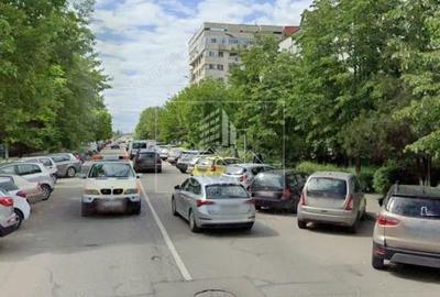 Apartament cu 3 camere decomandat în Energiei