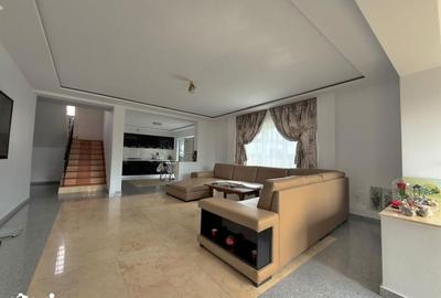 Casă cu 4 camere cu Teren 390 Mp în Central - 3
