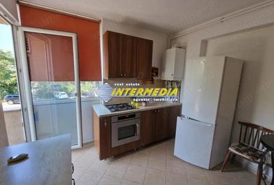 Apartamemt 3 camere decomandat CETATE Stadion, cu balcon, parcare, mobilat si utilat complet - 2