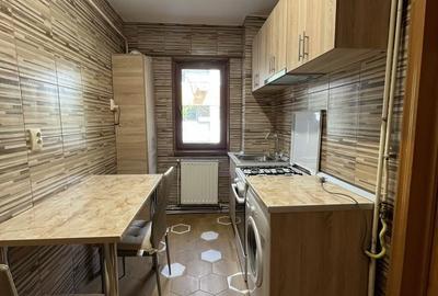 Apartament cu 3 camere decomandat în Călărași - 1