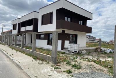 Casă cu 4 camere în Cumpăna