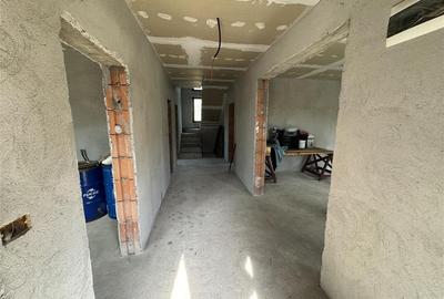 Casă individuală cu 6 camere cu Canalizare în Aradul Nou - 17