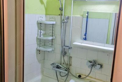 Apartament cu 3 camere semidecomandat în Șagului