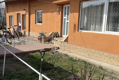 Casă cu 4 camere în Mălăiești
