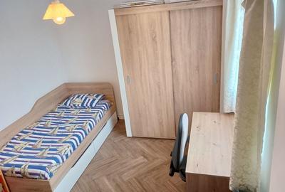 Casă cu 6 camere cu Teren 1200 Mp în Siminoc - 1