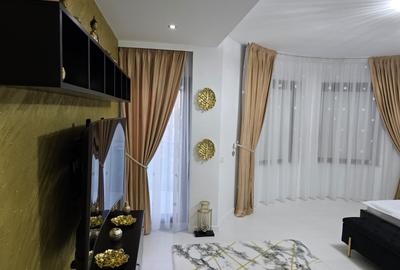 Casă individuală cu 6 camere cu Teren 600 Mp în Km 5 - 18